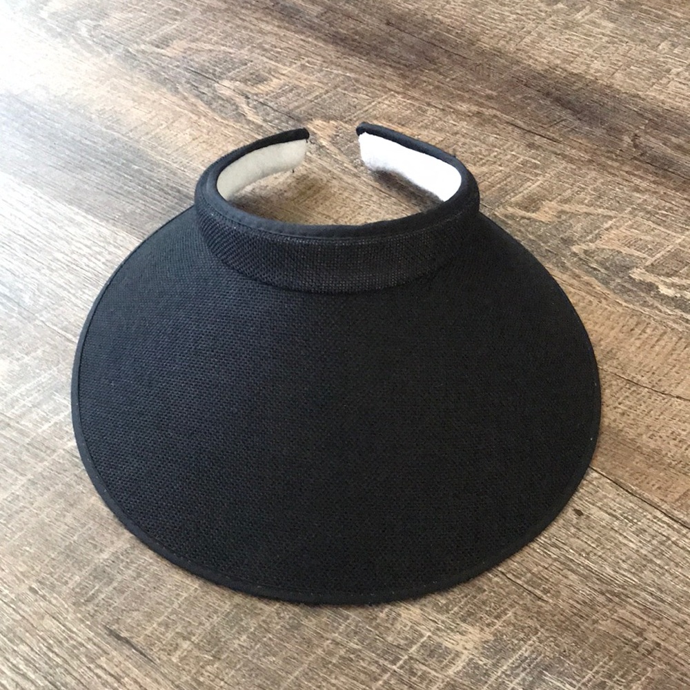 Full coverage sun protecting hat